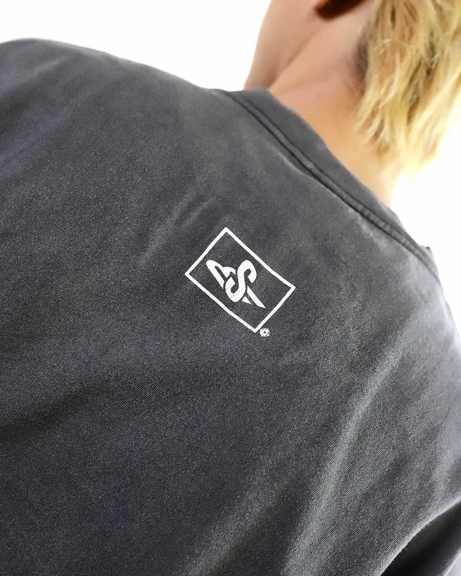 SAINT Mxxxxxx SM6 TEE/BLK latest model SM6 basic LOGO printed TEE, washed black S-XL, garment dyeing, heavy washing to make old, hanging holes, highly restored original printing, correct with anti-counterfeiting angel mark